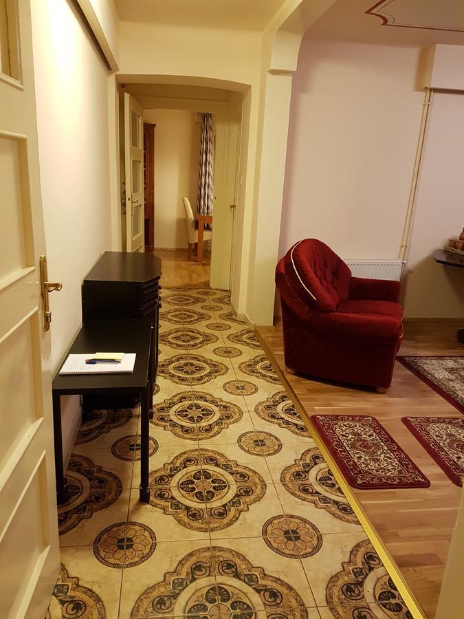 Palma Villa In City Park Budapest - Semi Suteren Экстерьер фото